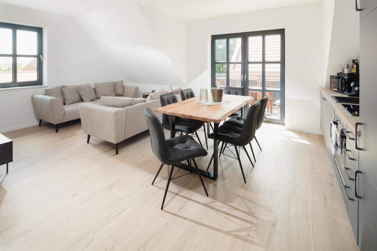 Apartment Kuesten West Seitliche Wasserlage, 1 Balkon, 90qm *